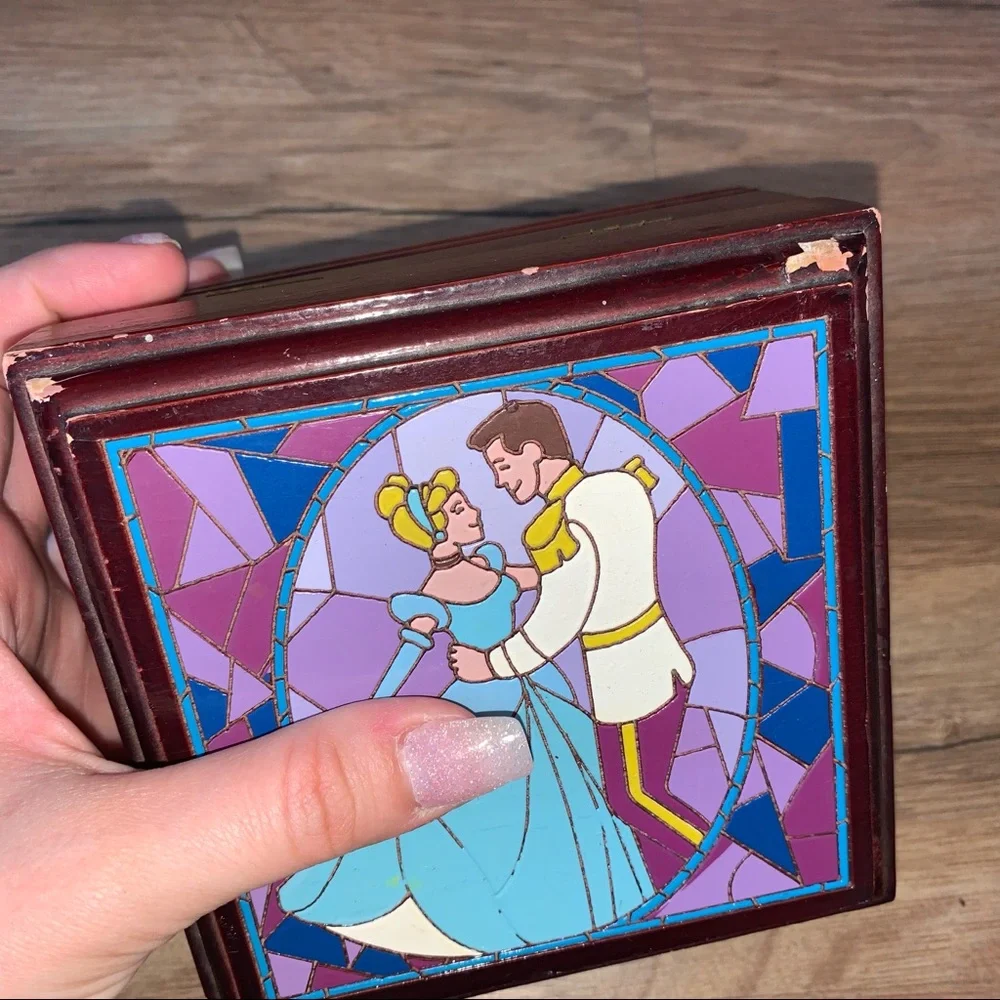 Walt Disney’s Cinderella 2011 Mosaic Tile Small Felted Trinket Jewelry Box Decor
